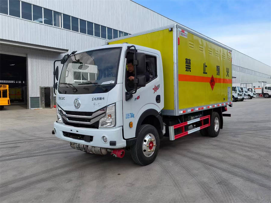 4米2東風多利卡（藍牌）爆破器材車