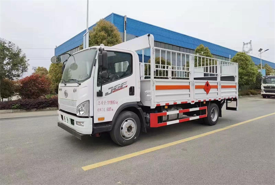 5米2解放J6F氣瓶運輸車