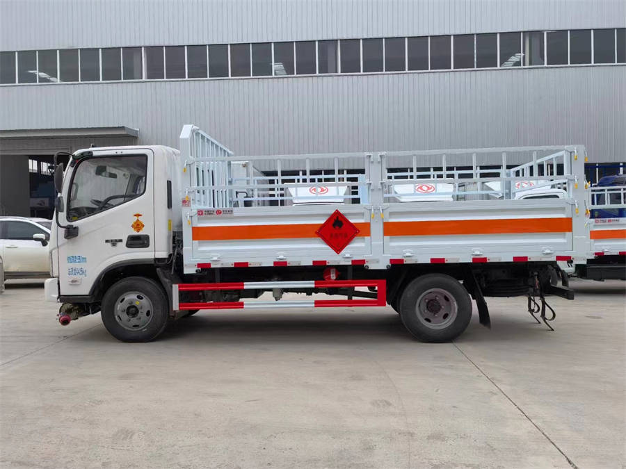 4米2福田歐馬可（藍(lán)牌）氣瓶運(yùn)輸車