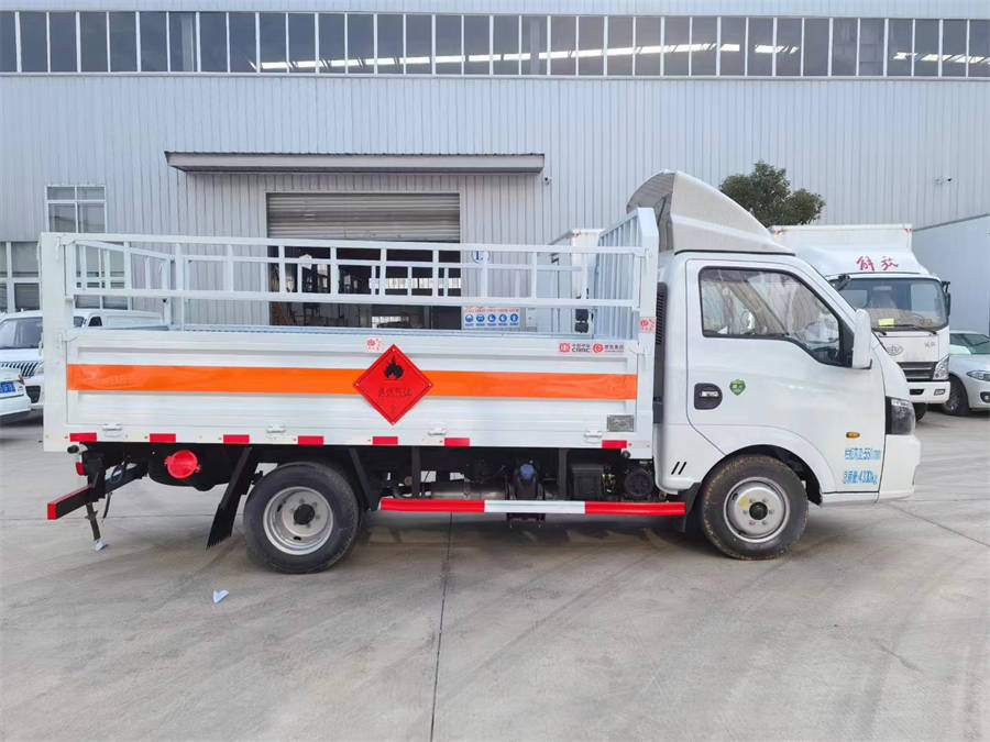 3米4東風(fēng)途逸（藍牌）氣瓶車