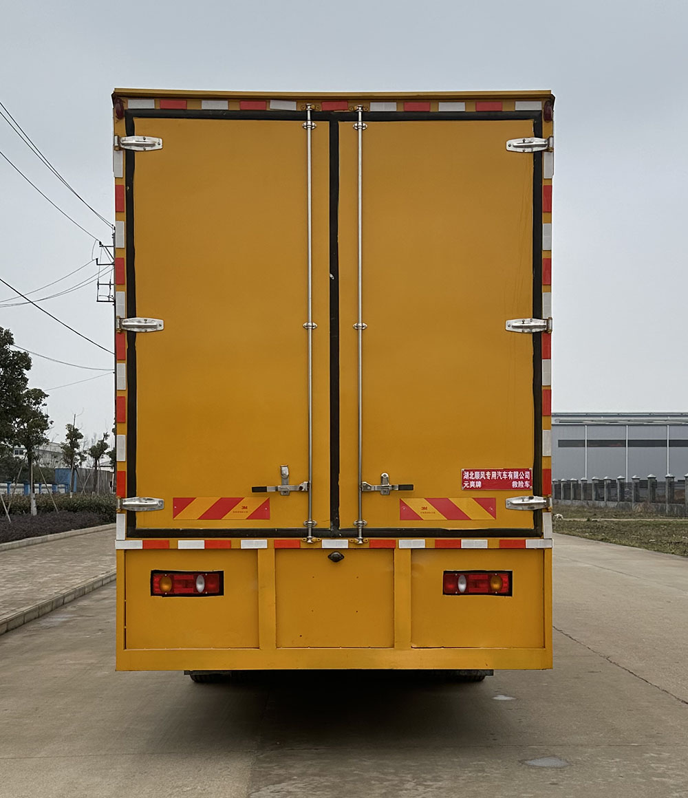 東風(fēng)天錦10000方天型型救險(xiǎn)車