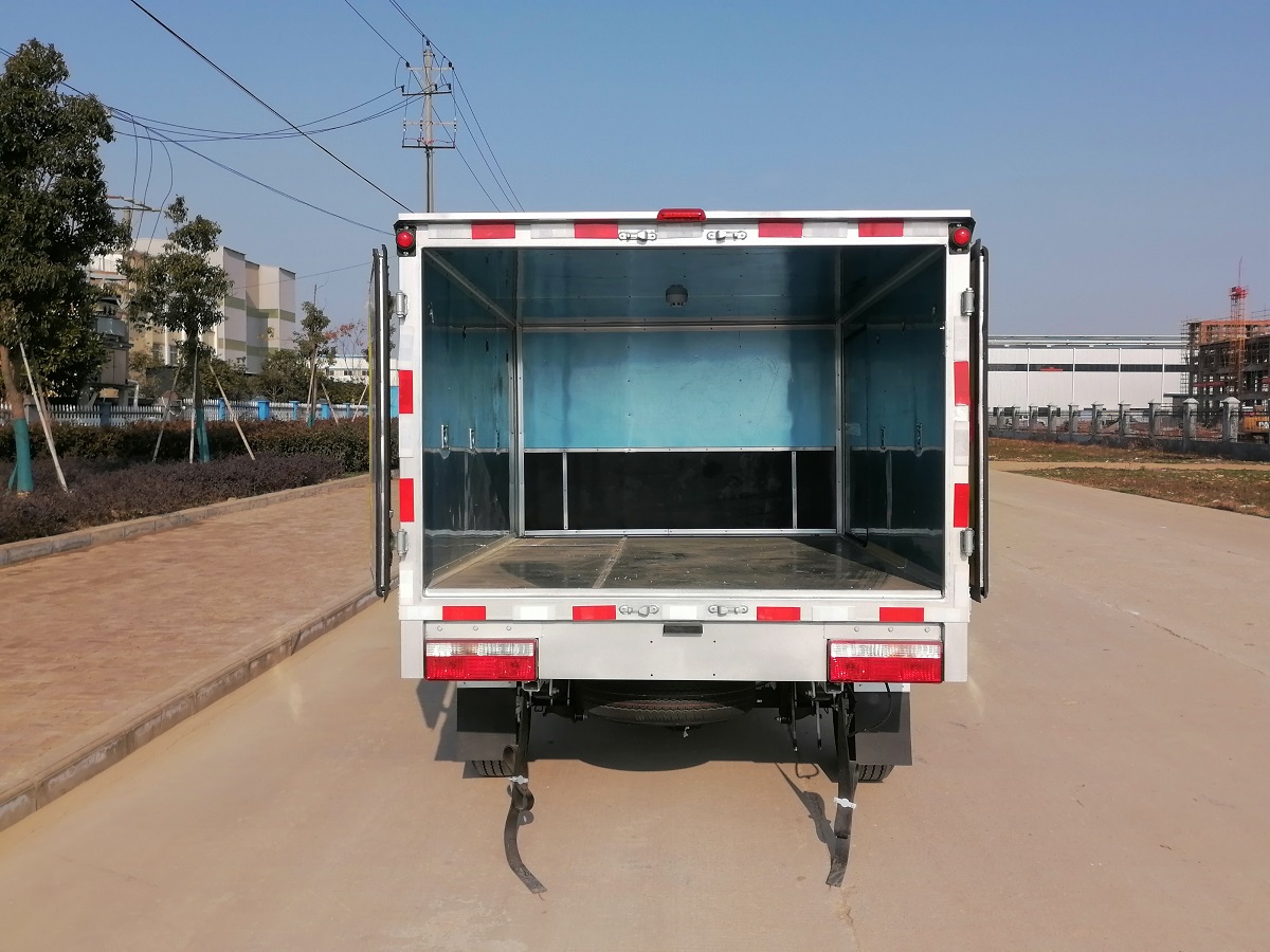 上汽大通皮卡爆破器材運(yùn)輸車(chē)