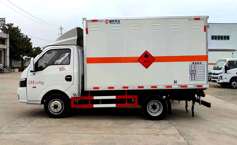 東風(fēng)途逸 （柴油）易燃?xì)怏w廂式運(yùn)輸車