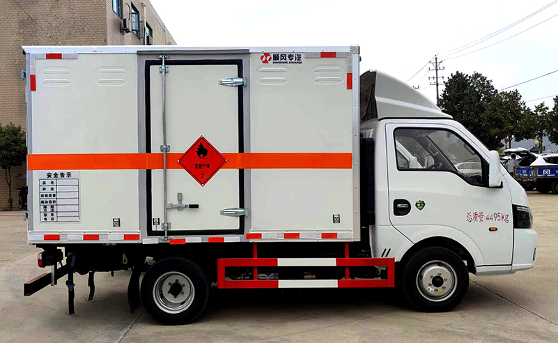 東風(fēng)途逸 （柴油）易燃?xì)怏w廂式運(yùn)輸車