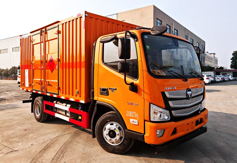 福田歐馬可4米 （黃牌）易燃?xì)怏w廂式運(yùn)輸車(chē)